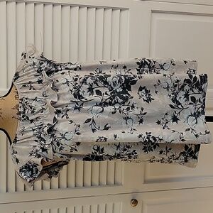 LuLaRoe Stasha Ruffle Top - S NWT